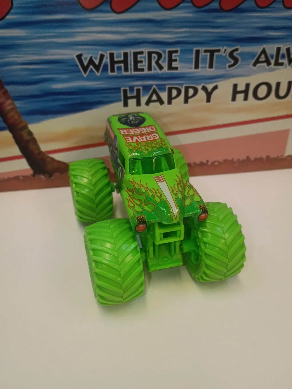 Monster Jam Grave Digger 1:64 Scale Green Body Green Tires